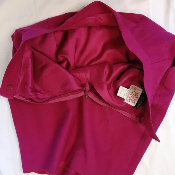 Vintage Magenta 100% Pure Virgin Wool Skirt with Pockets and Pleats 6 - Picture 13 of 16